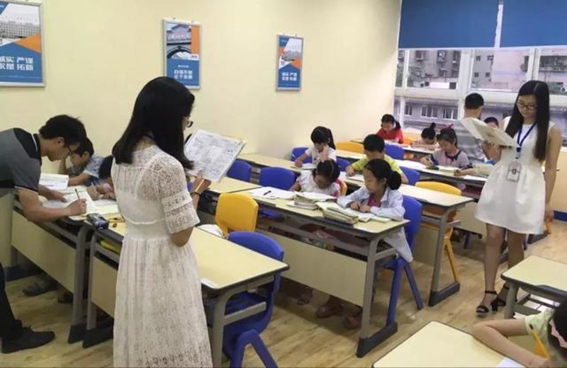 小学教育是否属于师范类专业？这是一个常被问及的问题。